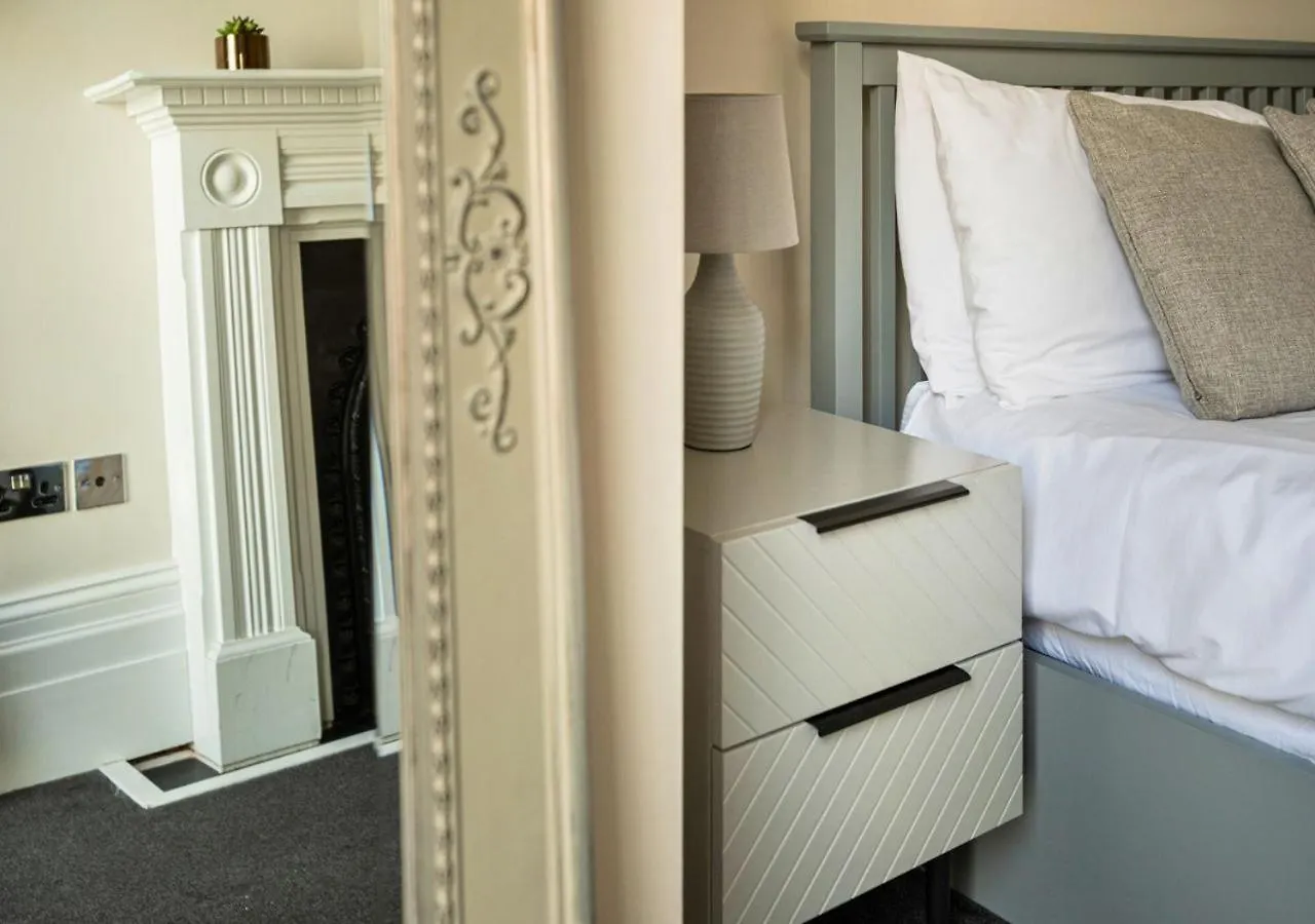 Stunning 2 Bed In The Centre Of Cheltenham! 0*, Cheltenham United Kingdom