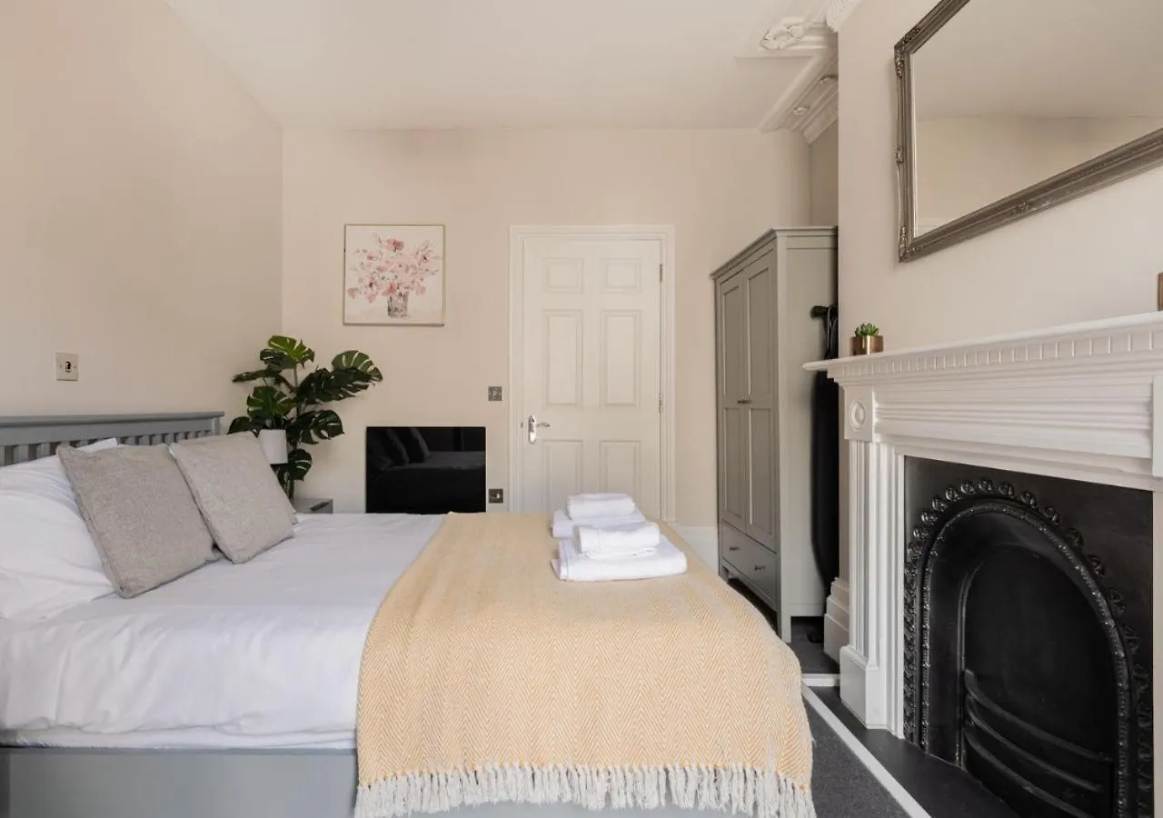 Apartment Stunning 2 Bed In The Centre Of Cheltenham! United Kingdom